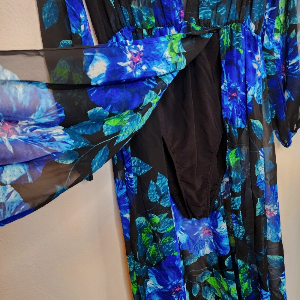 Double Slit Dress - Picture 4 of 4